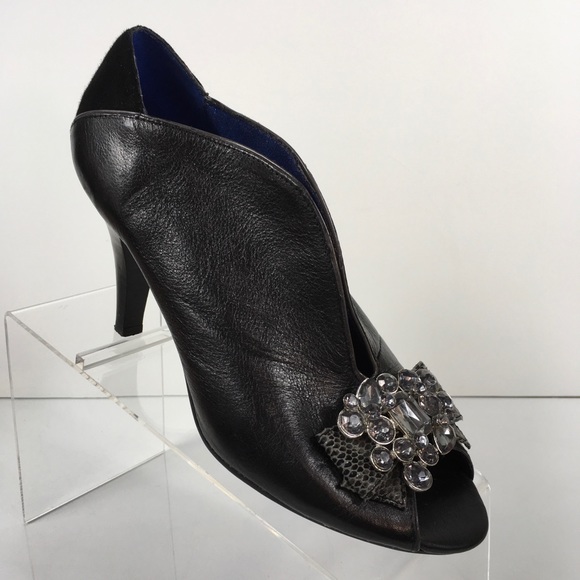 Poetic Licence Red Alert Jeweled Pump Size 39 - Picture 1 of 8
